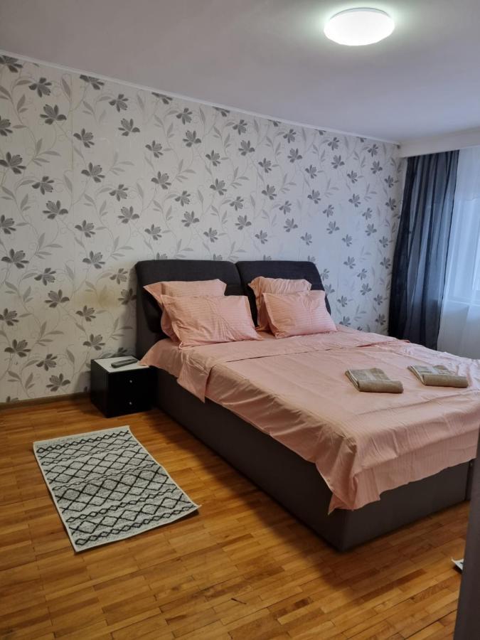 شقة Marya'S Râmnicu Vâlcea المظهر الخارجي الصورة